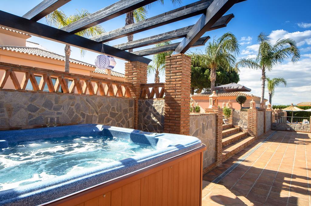 Villa Conmigo Bed & Breakfast Alhaurín de la Torre Exterior foto